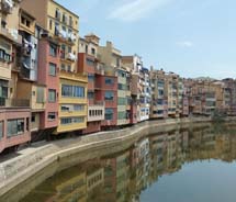 The gorgeous Onyar River in Girona, Spain // © 2012 Regina Winkle-Bryan